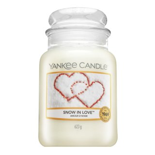 Yankee candle snow in love